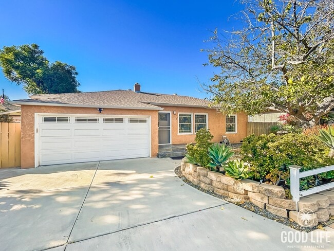 Building Photo - Beautiful 3BD/2BA W/ Attached Garage, In-Unit Laundry, and A/C in La Mesa!