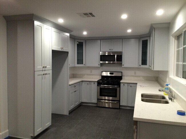 Foto del edificio - 6171 Elba Pl