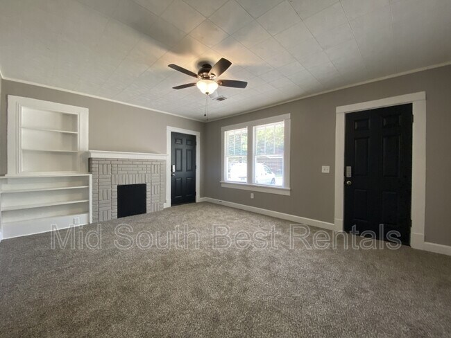 Building Photo - 2106 Maple St