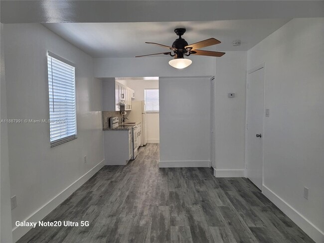 Foto del edificio - 2265 SW 15th St