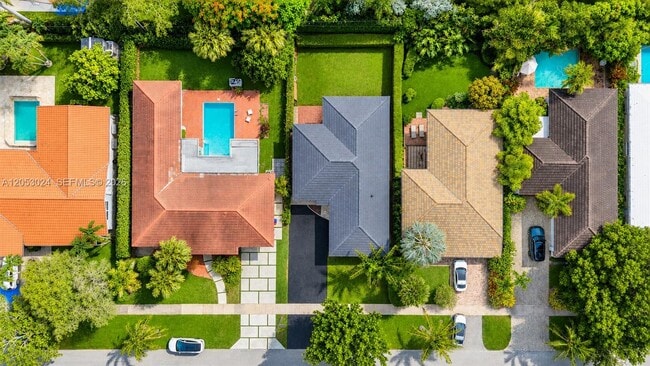 Foto del edificio - 516 Gerona Ave