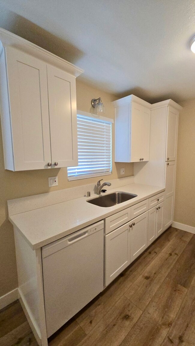 Foto del edificio - 555 E Lemon Ave