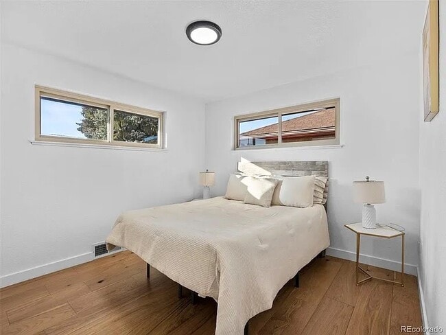 Building Photo - 90 Pleasant St