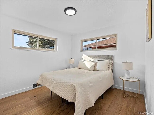 Foto del edificio - 90 Pleasant St