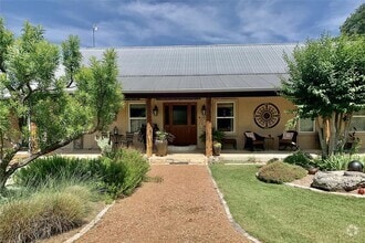 Building Photo - 309 Ridge Oak Dr