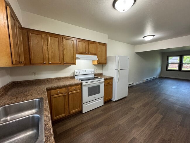 Building Photo - 3129 Runway Ave