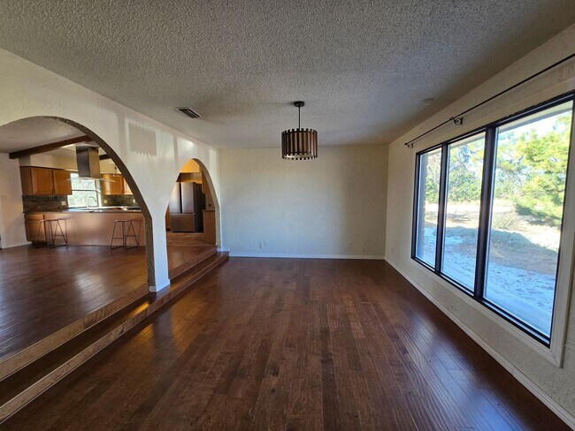 Foto del edificio - 1091 C R S