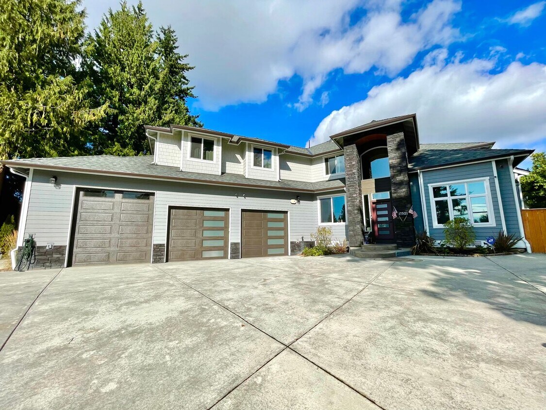 Primary Photo - Stunning & Elegant Home Available for Rent!