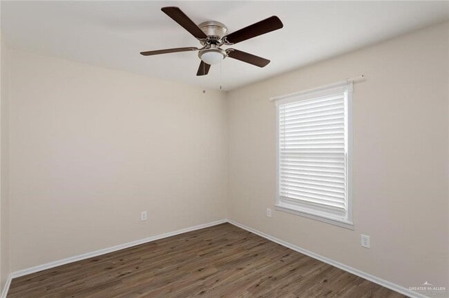 Building Photo - 13 E Stubbs St