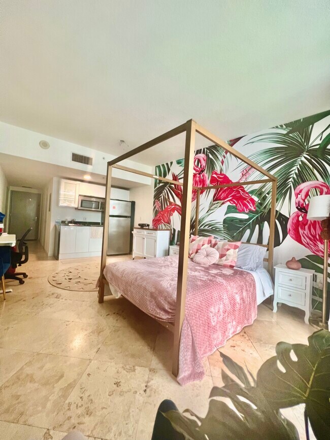 Foto del edificio - 1750 N Bayshore Dr