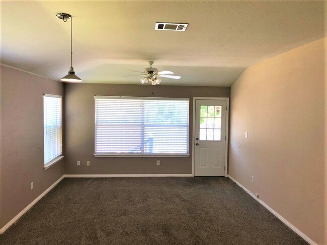 Building Photo - 2506 Willow Way