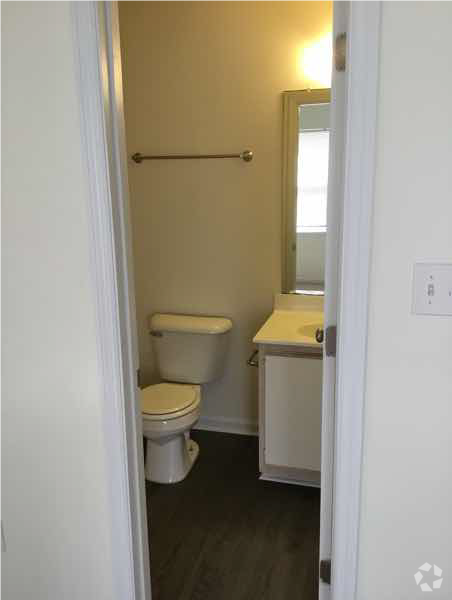 Building Photo - 106 Spring Meadow Cir