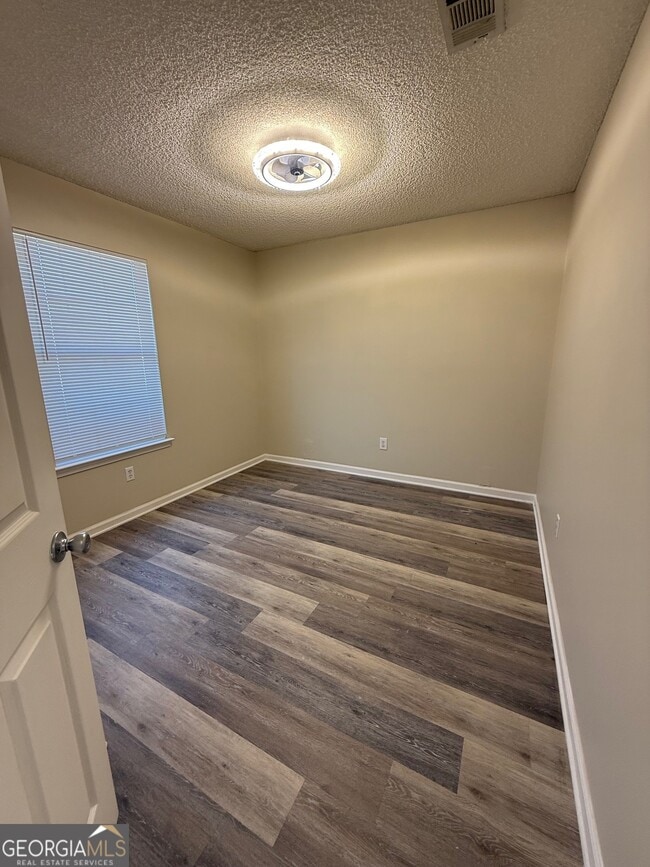 Building Photo - 95 Talbot Ct