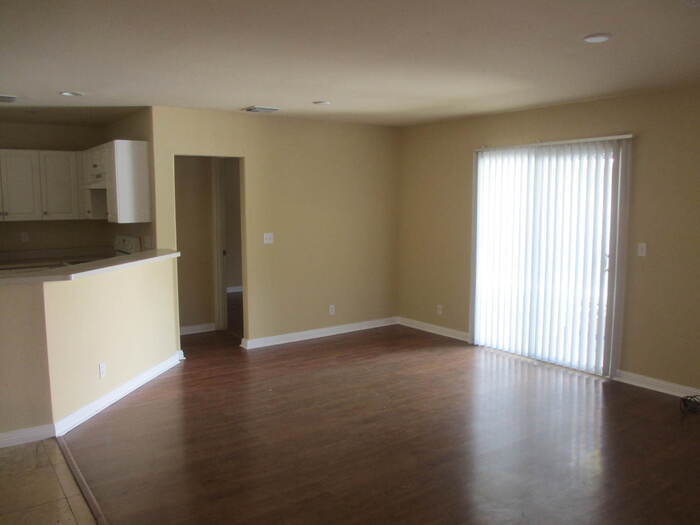 Foto principal - Maili-Sea Country: 3 Bdrm 2 Bath House w/ ...