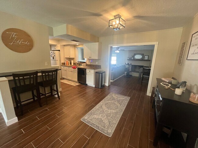 Foto del edificio - 5119 Ferncrest Dr