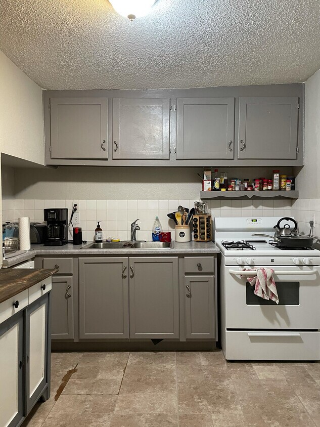 Kitchen - 7126 Main St