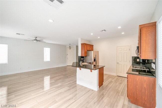 Building Photo - 6213 Burrell Ct