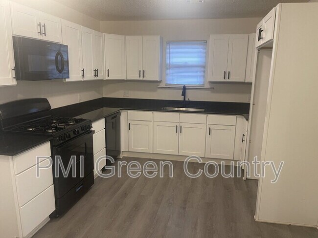 Foto del edificio - 428 S 67th E Ave