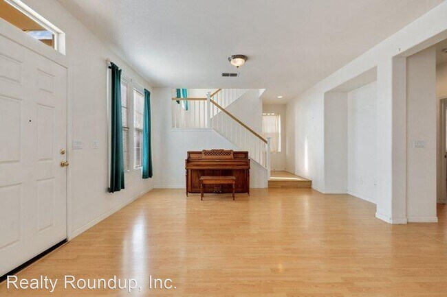 Building Photo - 4 br, 3 bath House - 555 Given St