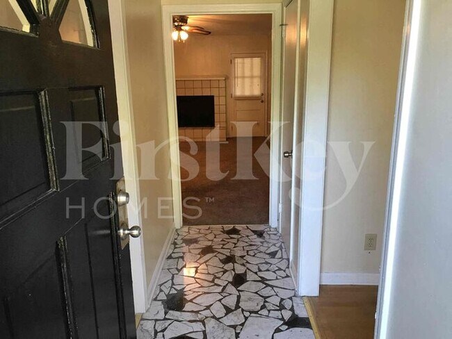 Foto del edificio - 3443 Clarke Rd