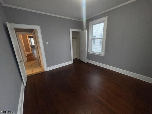 Building Photo - 742 Pennington St