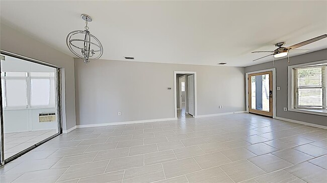 Building Photo - 4511 S Gaines Rd