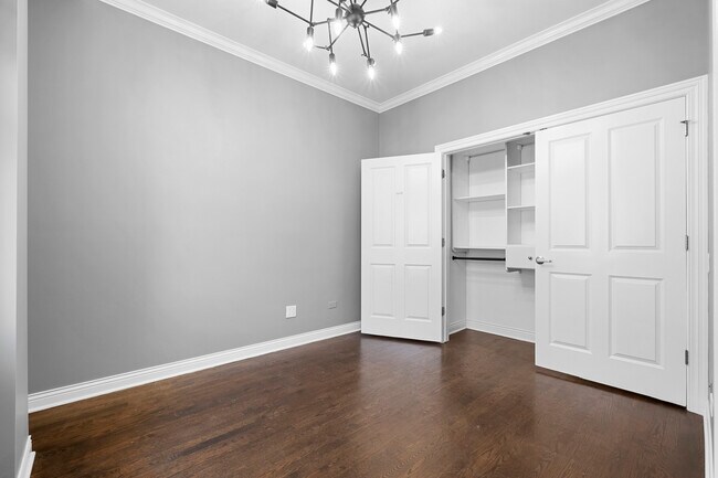 Foto del edificio - 1355 W Washington Blvd