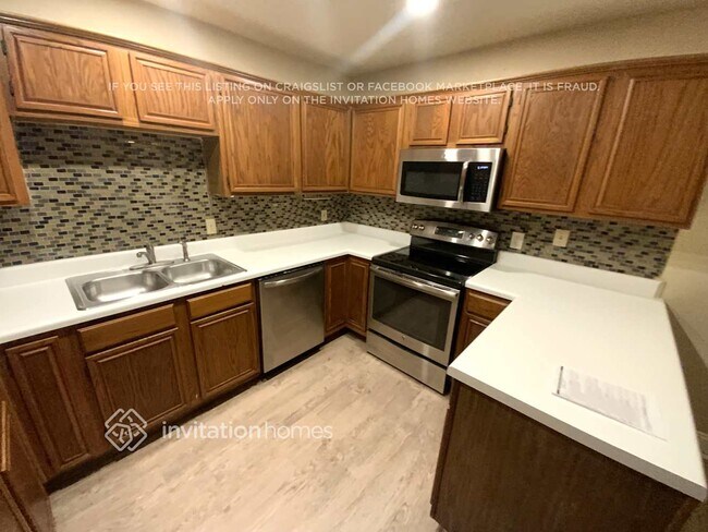 Foto del edificio - 819 Havenbrook Dr