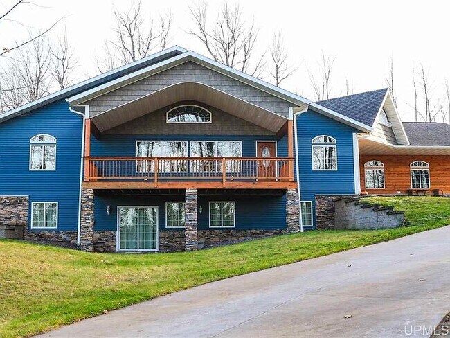 Building Photo - 325 Brookton Rd