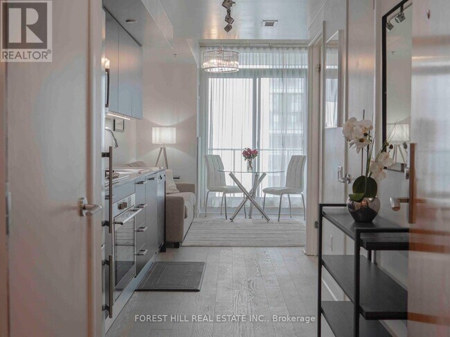 Photo du bâtiment - 375 King St W