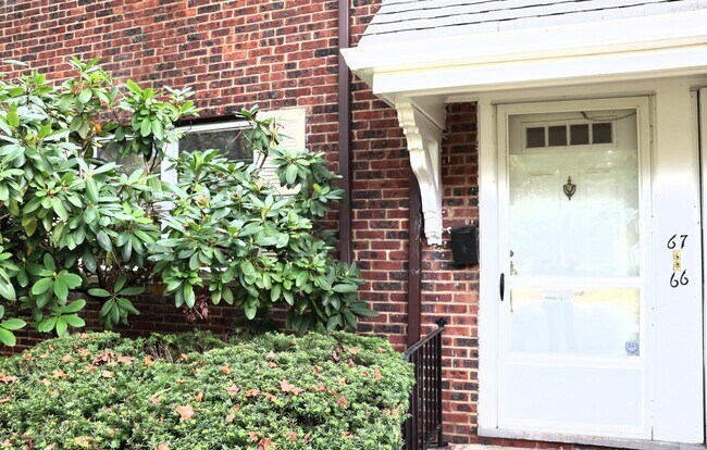 Foto del edificio - 66 Manor Dr
