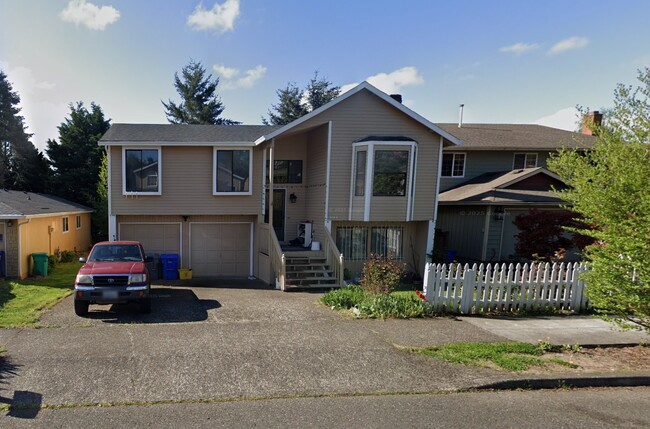 Building Photo - 6144 SE Sherman St