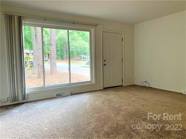 Building Photo - 627 Blendwood Dr