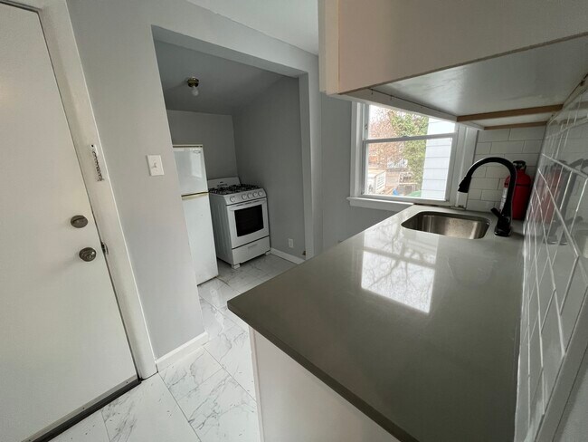Foto del edificio - 594 Christopher St