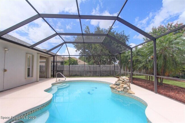 Building Photo - 1648 Kestrel Ct