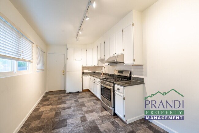 Building Photo - 2074 5th Avenue