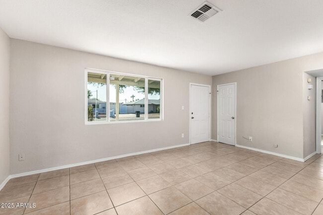 Building Photo - 3020 W El Caminito Dr