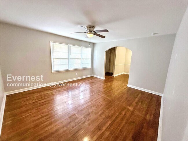 Foto del edificio - 1309 5th Pl NW