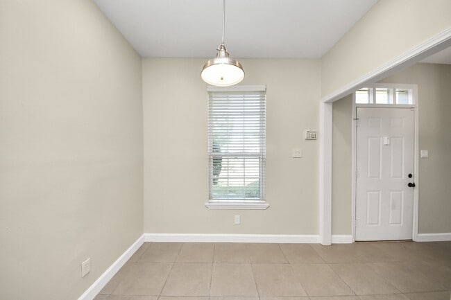 Building Photo - 7545 Brompton St