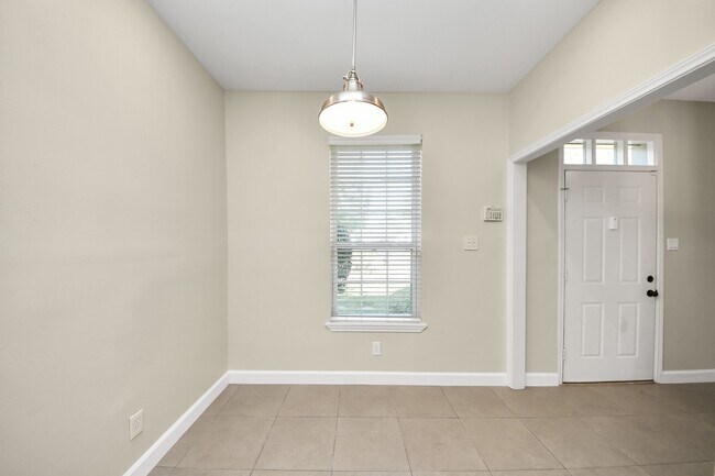 Building Photo - 7545 Brompton St