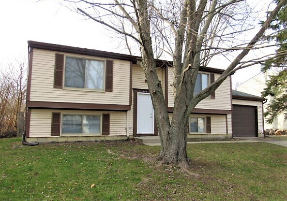 Primary Photo - 910 Woodlark Dr
