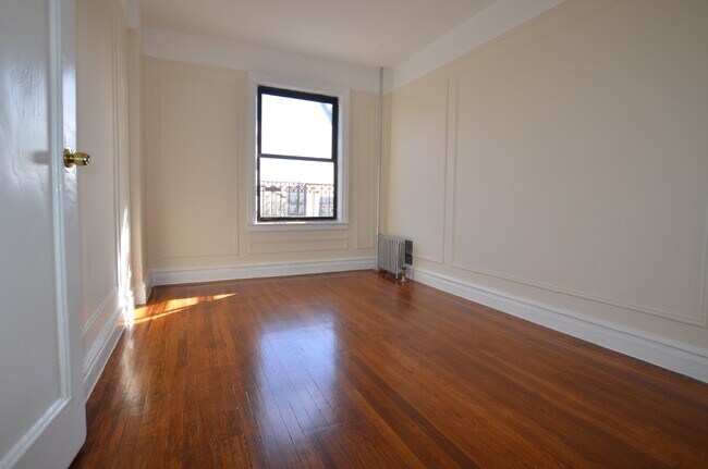 Foto del edificio - 121 E 38th St