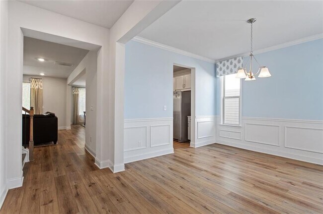 Building Photo - 7595 Tiberon Pkwy