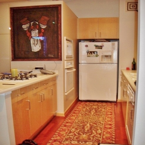 Photo - 130 S Canal St Apartment