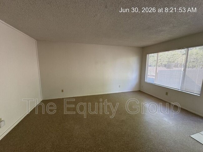 Building Photo - 529 E Kaweah Ave