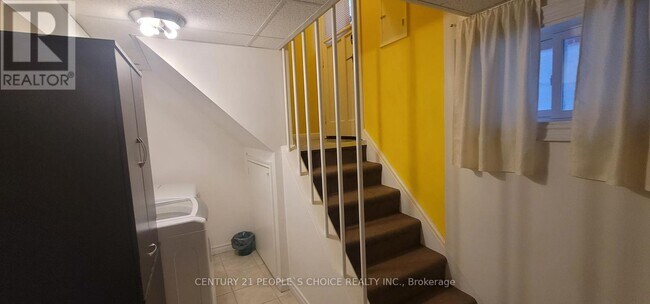 Photo du bâtiment - 71 Montvale Dr