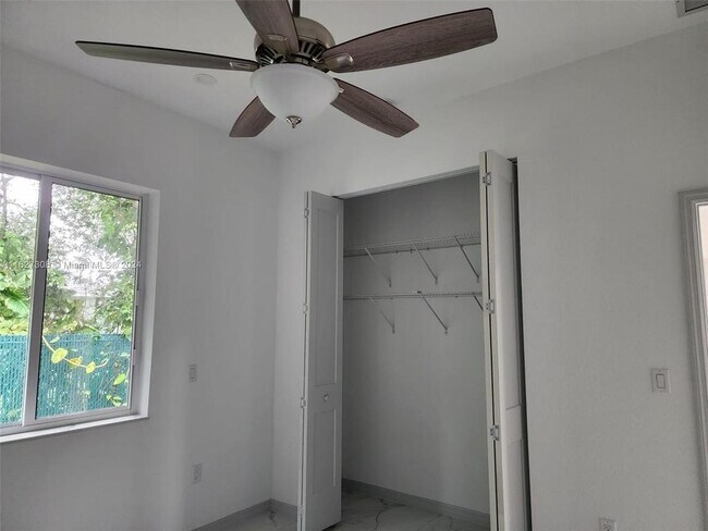Foto del edificio - 218 SW 1st Ave