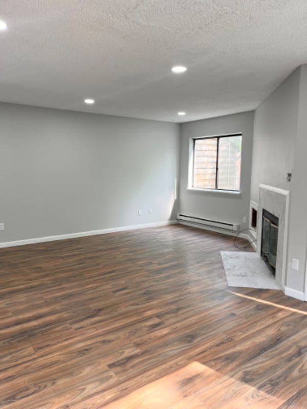 Building Photo - 2 Edelweiss Dr