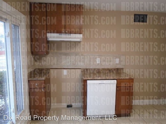 Building Photo - 3 br, 1.5 bath House - 4533 Lamme Road,