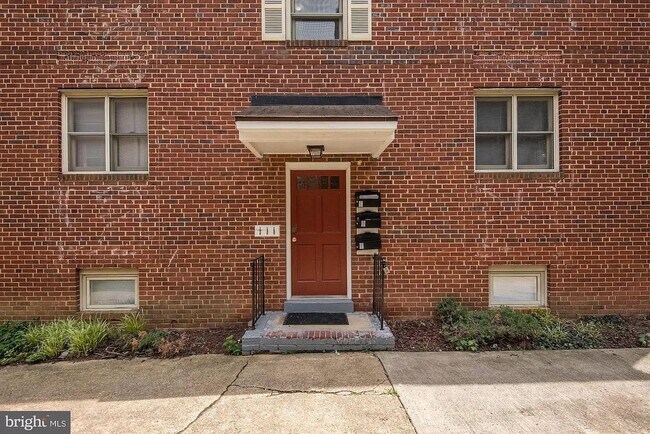 Foto del edificio - 1121 N Taylor St